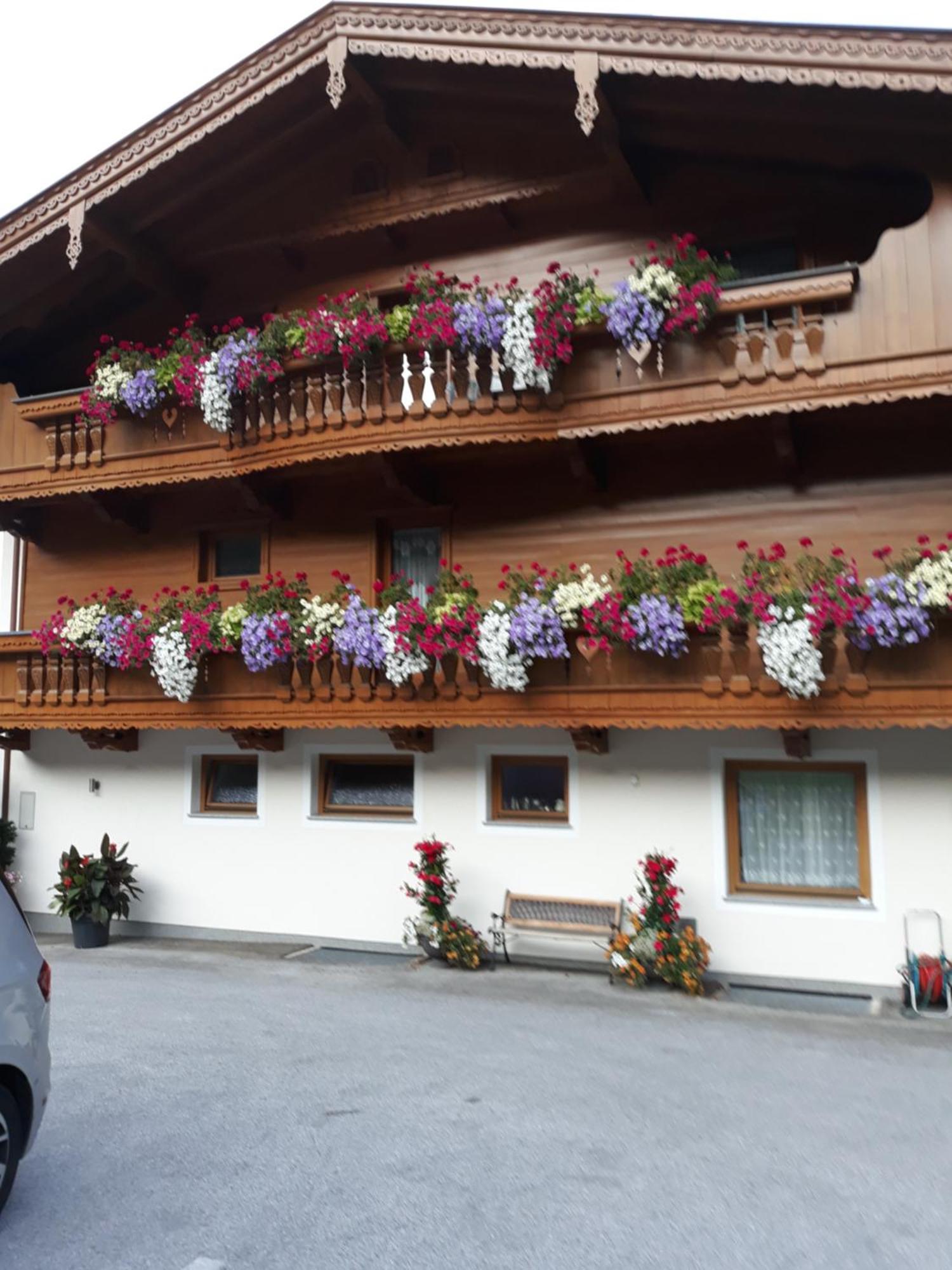 Haus Binder Hotel Ried im Zillertal Exterior photo