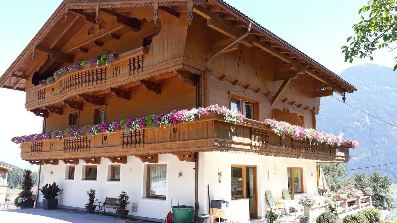 Haus Binder Hotel Ried im Zillertal Exterior photo