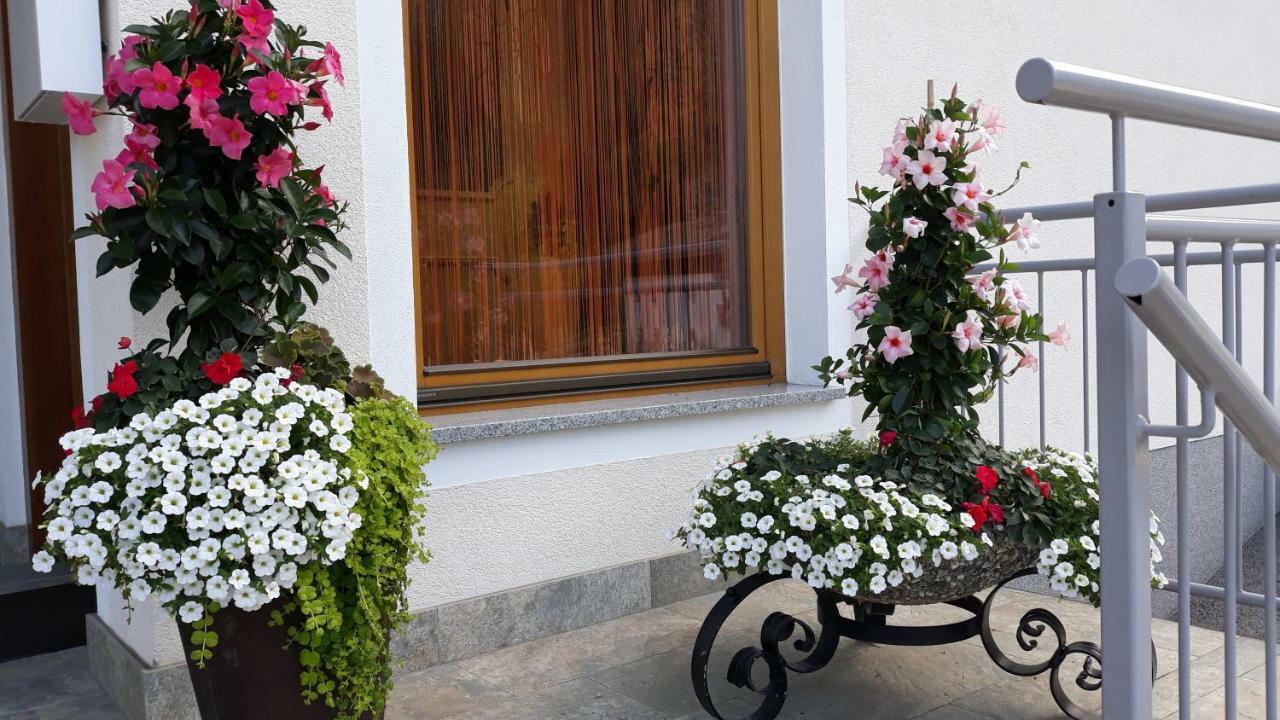 Haus Binder Hotel Ried im Zillertal Exterior photo